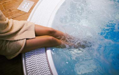 Ontspannen in de jacuzzi