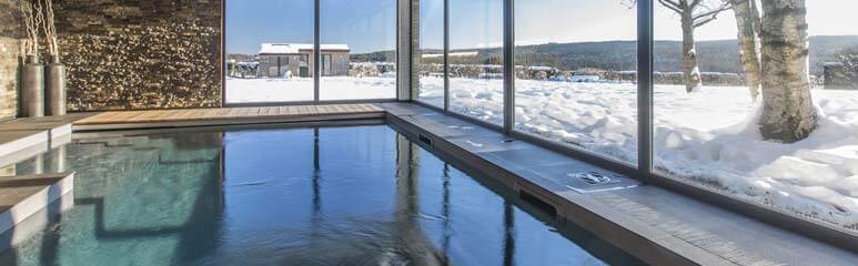 Plons in het binnenzwembad