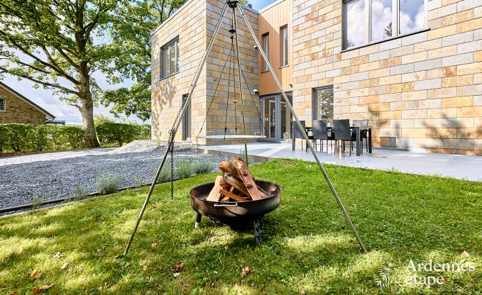 Moderne vakantiewoning voor 10 personen in Amel met 4 slaapkamers, 5 badkamers, sauna, fitnessruimte, speelkamer en privtuin