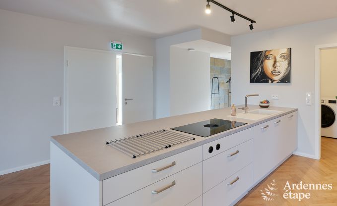 Moderne vakantiewoning voor 10 personen in Amel met 4 slaapkamers, 5 badkamers, sauna, fitnessruimte, speelkamer en privtuin
