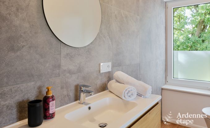 Moderne vakantiewoning voor 10 personen in Amel met 4 slaapkamers, 5 badkamers, sauna, fitnessruimte, speelkamer en privtuin