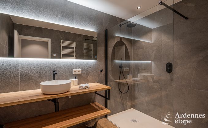 Vakantiehuis met jacuzzi en sauna in Amel, Hoge Venen