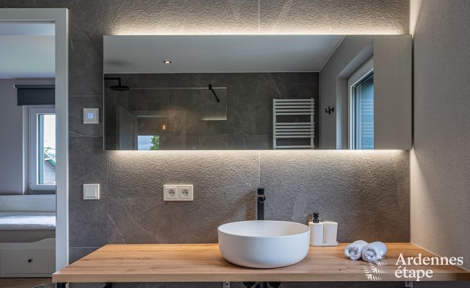 Vakantiehuis met jacuzzi en sauna in Amel, Hoge Venen