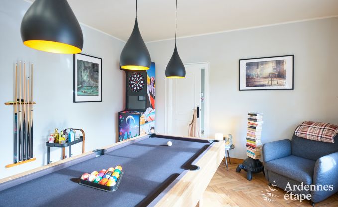 Luxevilla met zwembad en tennisbaan voor 14 personen in Anh�e, gelegen in de vallei van de Molign�e