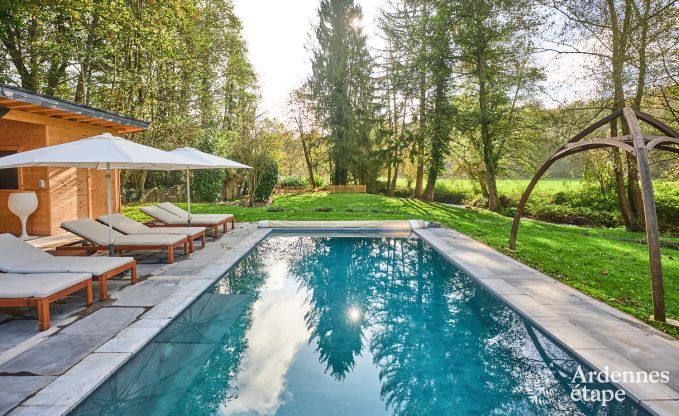 Luxevilla met zwembad en tennisbaan voor 14 personen in Anh�e, gelegen in de vallei van de Molign�e