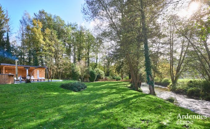 Luxevilla met zwembad en tennisbaan voor 14 personen in Anh�e, gelegen in de vallei van de Molign�e