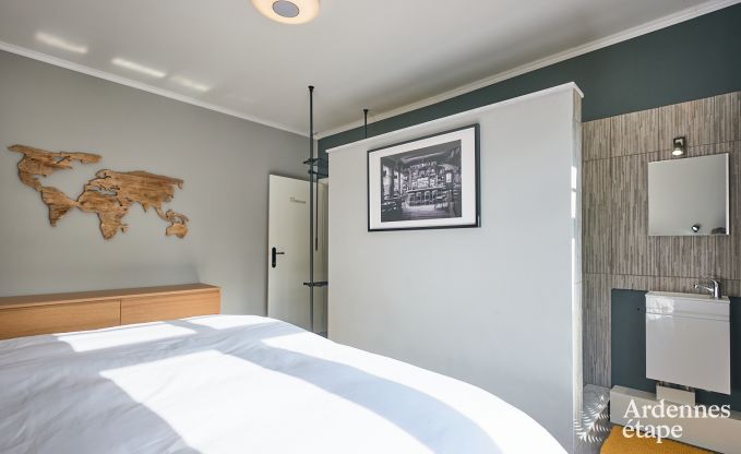 Luxevilla met zwembad en tennisbaan voor 14 personen in Anh�e, gelegen in de vallei van de Molign�e