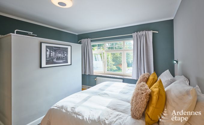 Luxevilla met zwembad en tennisbaan voor 14 personen in Anh�e, gelegen in de vallei van de Molign�e