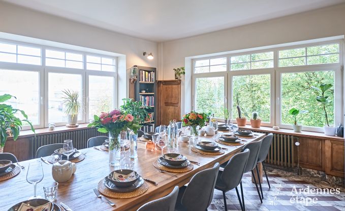 Luxevilla met zwembad en tennisbaan voor 14 personen in Anhe, gelegen in de vallei van de Moligne