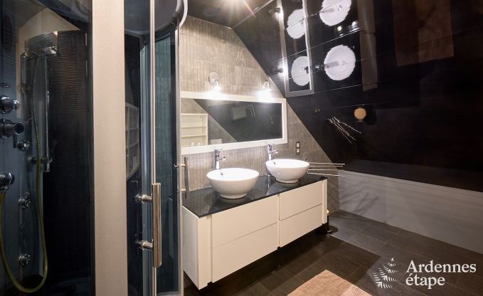 Charmante vakantiewoning in Anthisnes: 8 personen, verwarmd zwembad, 4 slaapkamers, huisdiervriendelijk