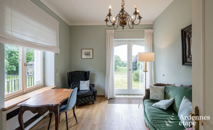 Ruime villa in Assesse, 9 personen met 5 slaapkamers en jullie eigen park