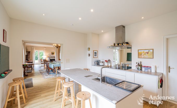 Ruime villa in Assesse, 9 personen met 5 slaapkamers en jullie eigen park