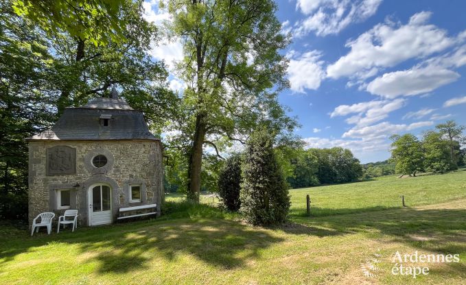 Ruime villa in Assesse, 9 personen met 5 slaapkamers en jullie eigen park