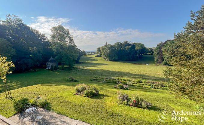 Ruime villa in Assesse, 9 personen met 5 slaapkamers en jullie eigen park