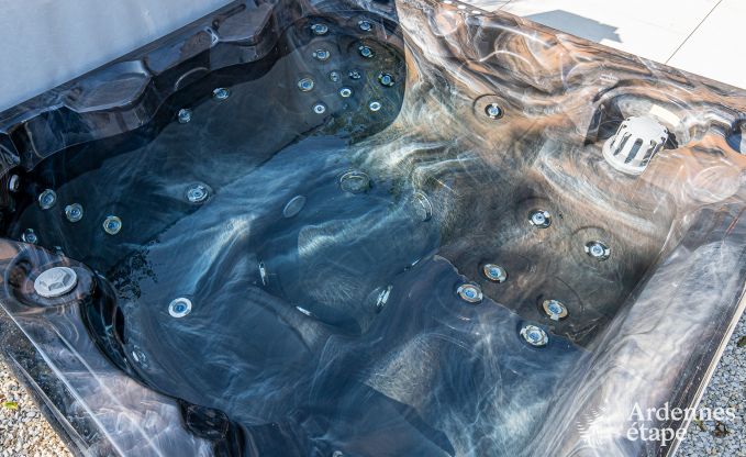 Luxe villa met zwembad en sauna in Assesse, Ardennen