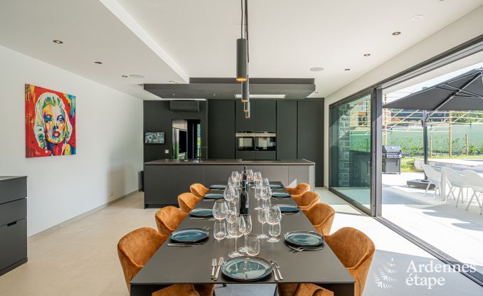 Luxe villa met zwembad en sauna in Assesse, Ardennen