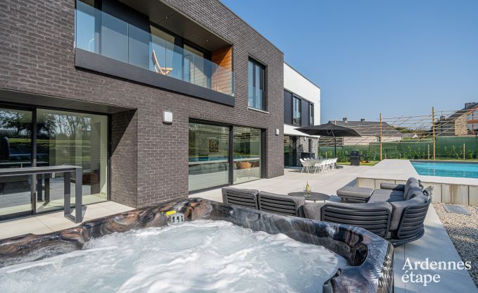 Luxe villa met zwembad en sauna in Assesse, Ardennen