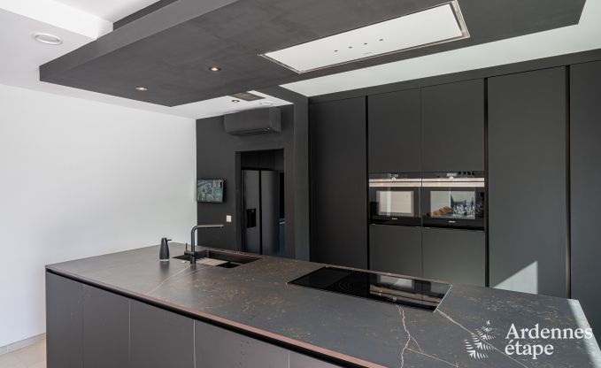 Luxe villa met zwembad en sauna in Assesse, Ardennen