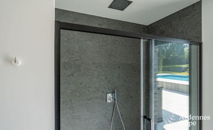 Luxe villa met zwembad en sauna in Assesse, Ardennen
