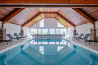 Luxe villa in Aubel voor 13 personen met zwembad, bar, biljarttafel...