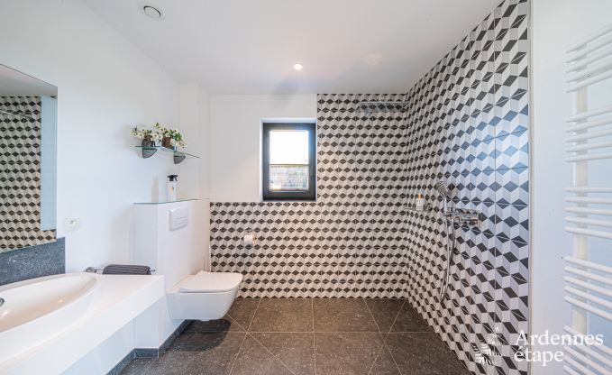 Gezellige gelijkvloerse cottage voor 4 personen in Aubel met 2 slaapkamers, 2 badkamers en priv�tuin