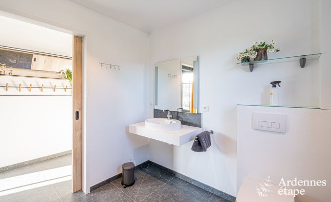 Gezellige gelijkvloerse cottage voor 4 personen in Aubel met 2 slaapkamers, 2 badkamers en priv�tuin