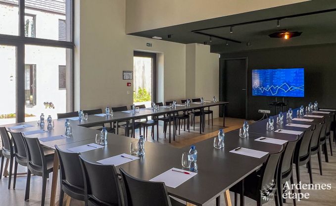 Grote vakantiewoning in Aubel: ideaal voor 30 personen met zwembad en uitgebreide faciliteiten