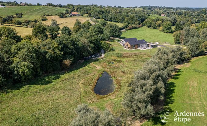 Ruime vakantiewoning aan het water in Aubel voor 21 personen met 9 slaap- en badkamers, binnenzwembad en priv�tuin