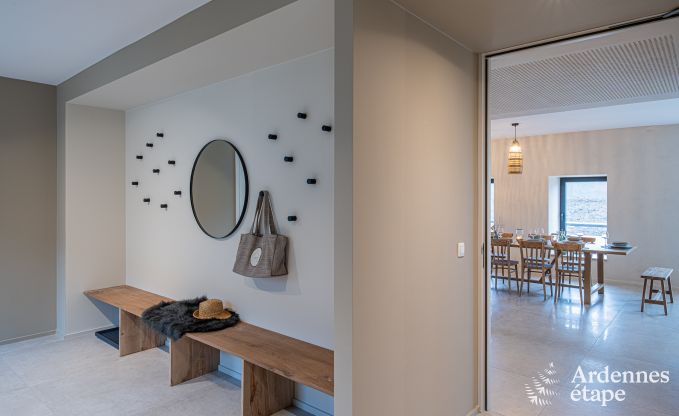 Ruime vakantiewoning aan het water in Aubel voor 21 personen met 9 slaap- en badkamers, binnenzwembad en priv�tuin