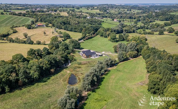 Ruime vakantiewoning aan het water in Aubel voor 21 personen met 9 slaap- en badkamers, binnenzwembad en priv�tuin