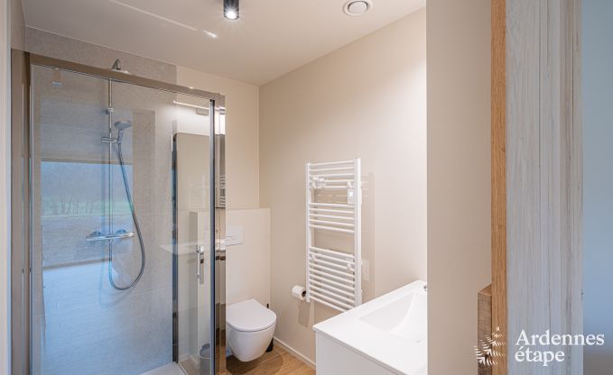 Ruime vakantiewoning aan het water in Aubel voor 21 personen met 9 slaap- en badkamers, binnenzwembad en priv�tuin