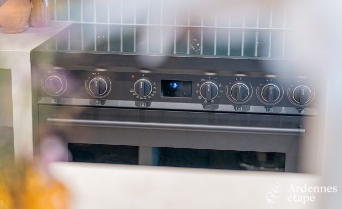 Ruime vakantiewoning aan het water in Aubel voor 21 personen met 9 slaap- en badkamers, binnenzwembad en priv�tuin