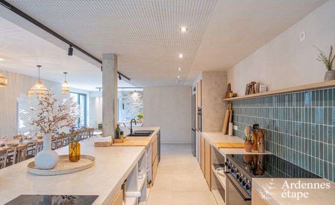 Ruime vakantiewoning aan het water in Aubel voor 21 personen met 9 slaap- en badkamers, binnenzwembad en priv�tuin