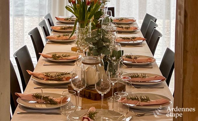 Ruime vakantiewoning aan het water in Aubel voor 21 personen met 9 slaap- en badkamers, binnenzwembad en priv�tuin