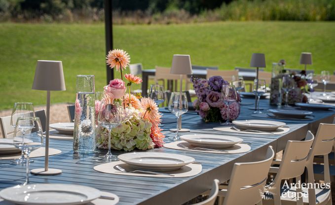 Ruime vakantiewoning aan het water in Aubel voor 21 personen met 9 slaap- en badkamers, binnenzwembad en priv�tuin