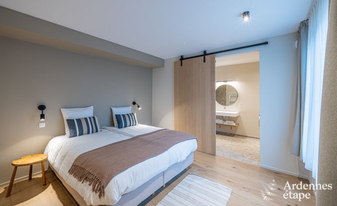 Ruime vakantiewoning aan het water in Aubel voor 21 personen met 9 slaap- en badkamers, binnenzwembad en priv�tuin