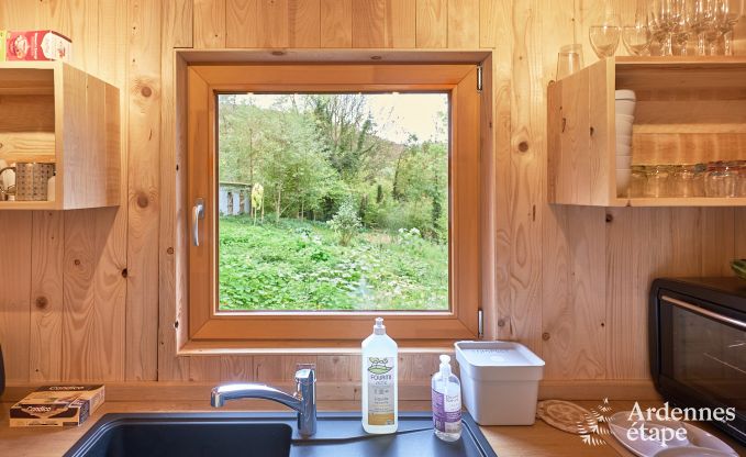 Ruime yurt voor 4 personen in Aywaille met houtpelletkachel en priv�tuin met terras