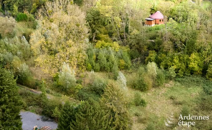 Ruime yurt voor 4 personen in Aywaille met houtpelletkachel en priv�tuin met terras