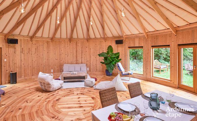 Ruime yurt voor 4 personen in Aywaille met houtpelletkachel en priv�tuin met terras