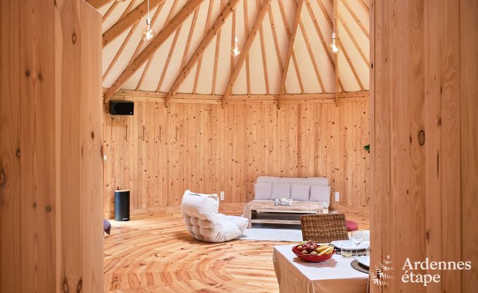 Ruime yurt voor 4 personen in Aywaille met houtpelletkachel en priv�tuin met terras