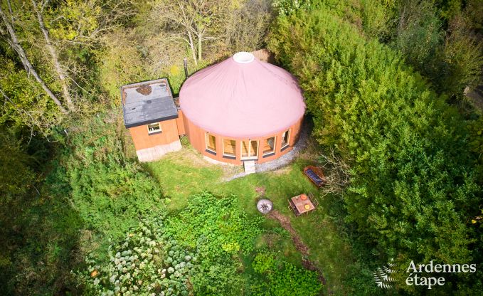 Ruime yurt voor 4 personen in Aywaille met houtpelletkachel en priv�tuin met terras