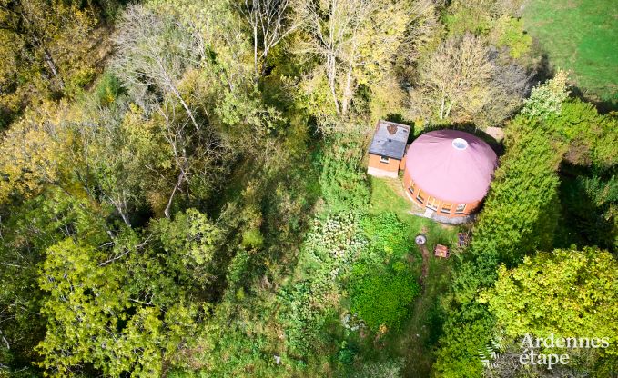 Ruime yurt voor 4 personen in Aywaille met houtpelletkachel en priv�tuin met terras