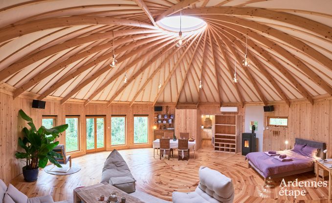 Ruime yurt voor 4 personen in Aywaille met houtpelletkachel en priv�tuin met terras