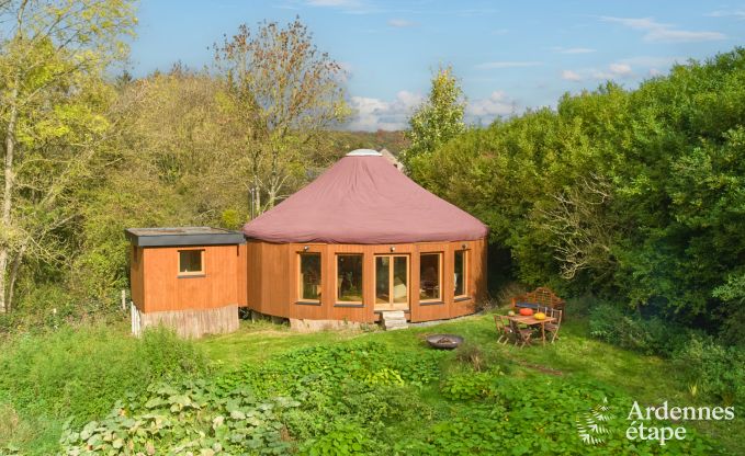 Ruime yurt voor 4 personen in Aywaille met houtpelletkachel en priv�tuin met terras