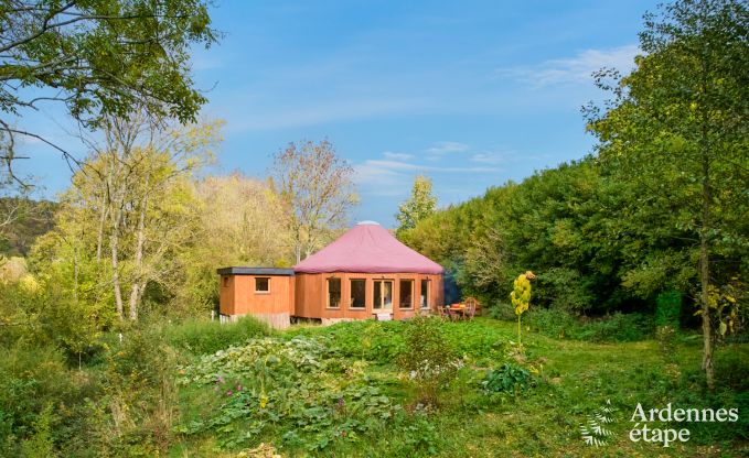 Ruime yurt voor 4 personen in Aywaille met houtpelletkachel en priv�tuin met terras