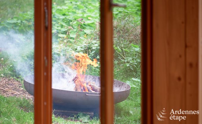 Ruime yurt voor 4 personen in Aywaille met houtpelletkachel en priv�tuin met terras