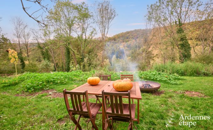 Ruime yurt voor 4 personen in Aywaille met houtpelletkachel en priv�tuin met terras