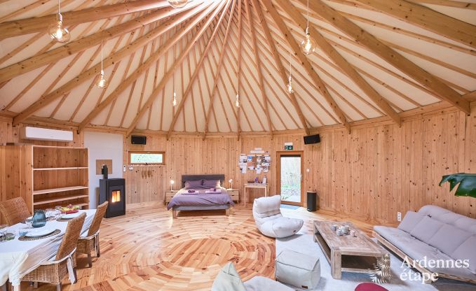 Ruime yurt voor 4 personen in Aywaille met houtpelletkachel en priv�tuin met terras