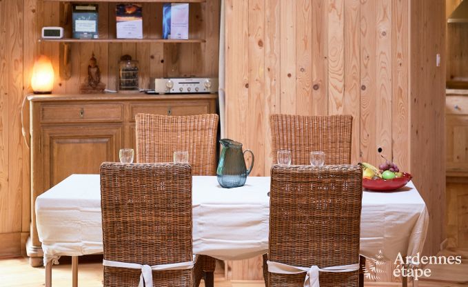 Ruime yurt voor 4 personen in Aywaille met houtpelletkachel en priv�tuin met terras