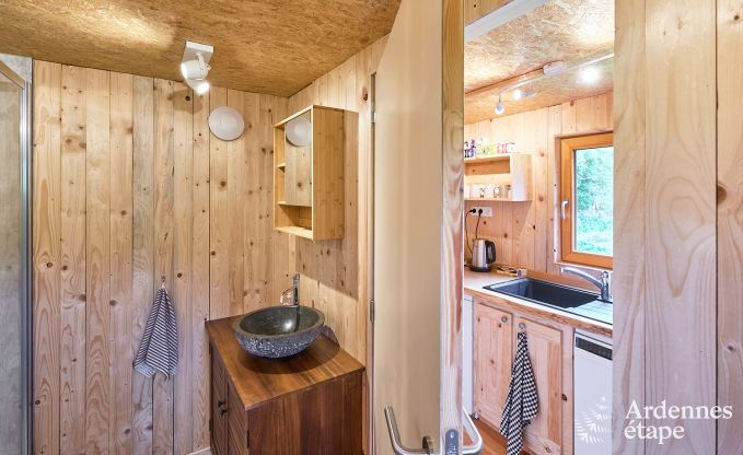 Ruime yurt voor 4 personen in Aywaille met houtpelletkachel en priv�tuin met terras